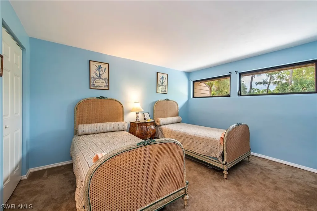 368 Edgemere Way N Naples FL 34105