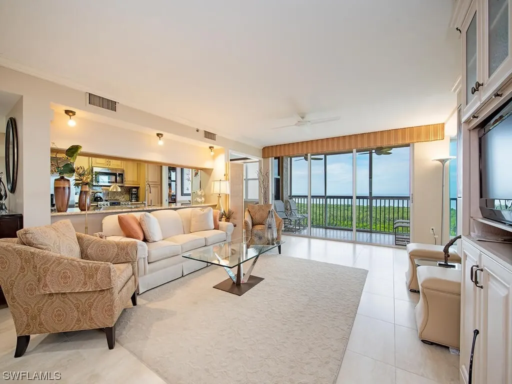 6585 Nicholas Boulevard Naples FL 34108