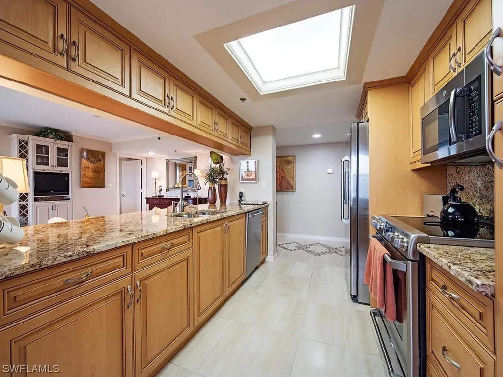 6585 Nicholas Boulevard Naples FL 34108