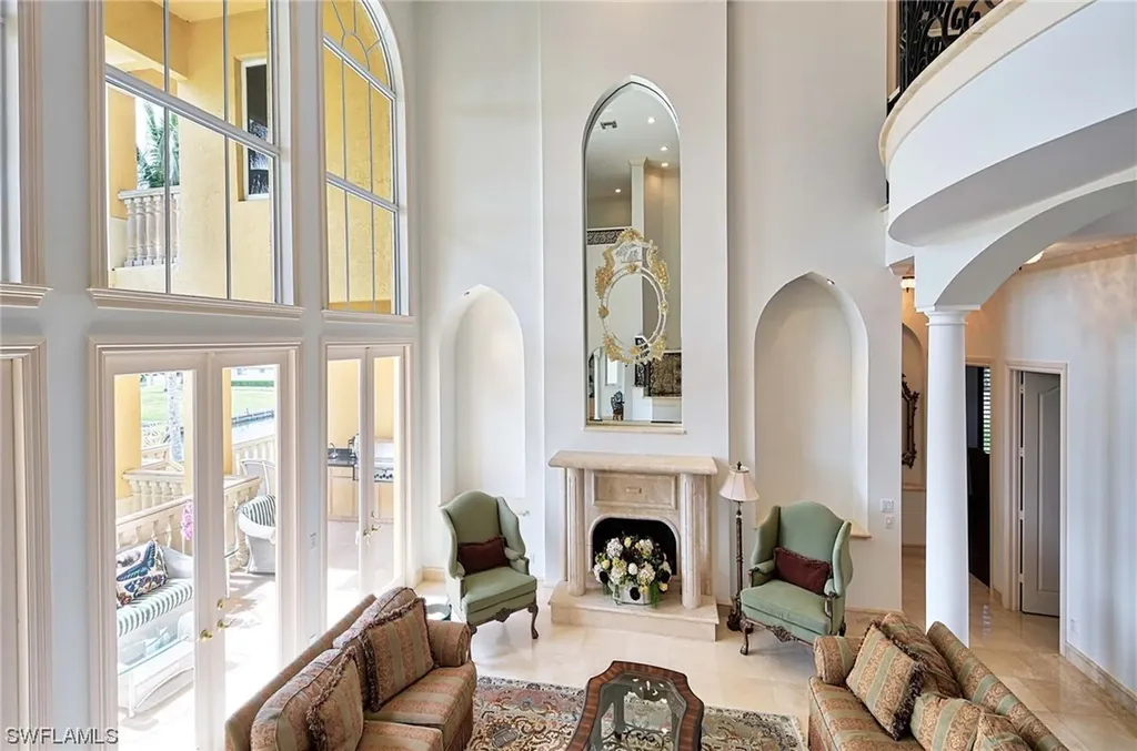 160 Seabreeze Avenue Naples FL 34108