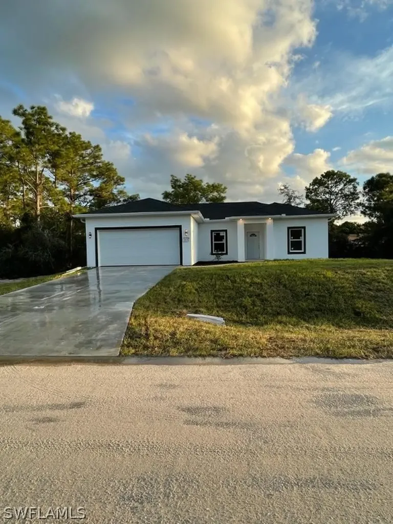 3809 39th Street SW Lehigh Acres FL 33976