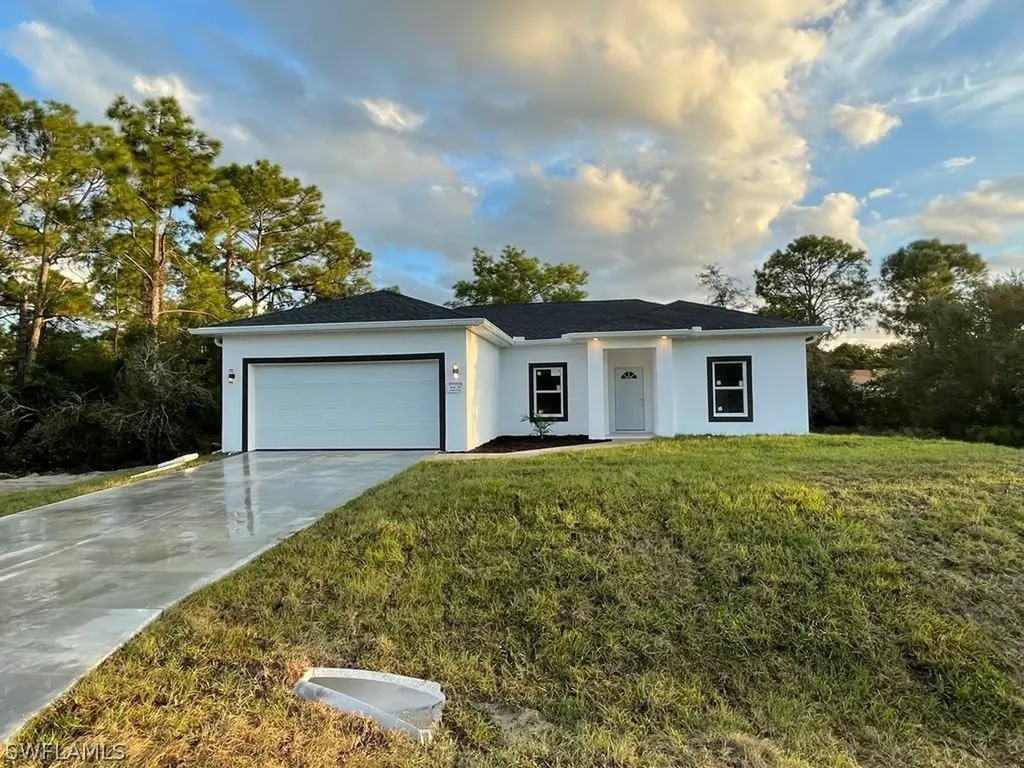 3809 39th Street SW Lehigh Acres FL 33976