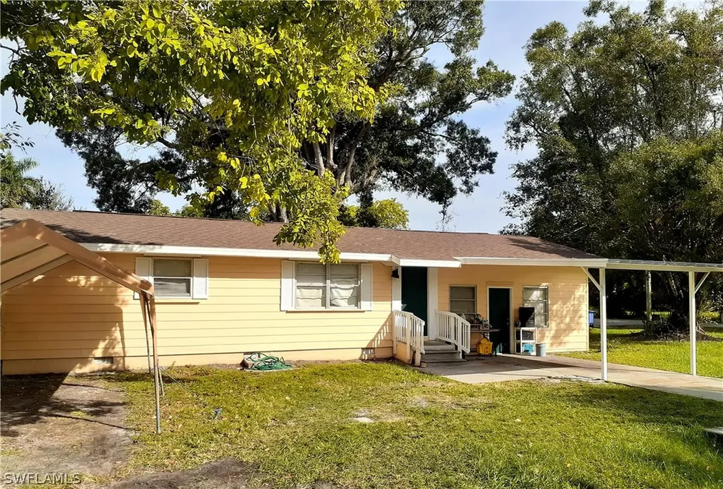 4057 Iroquois Avenue Fort Myers FL 33916