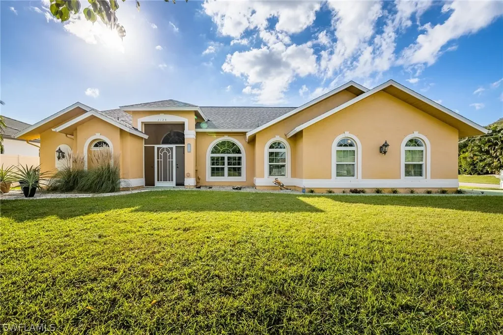 2128 SW 8th Court Cape Coral FL 33991