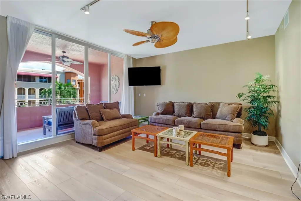 410 Bayfront Place Naples FL 34102