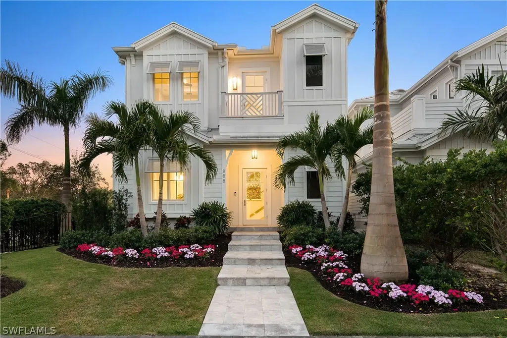888 10th Avenue S Naples FL 34102