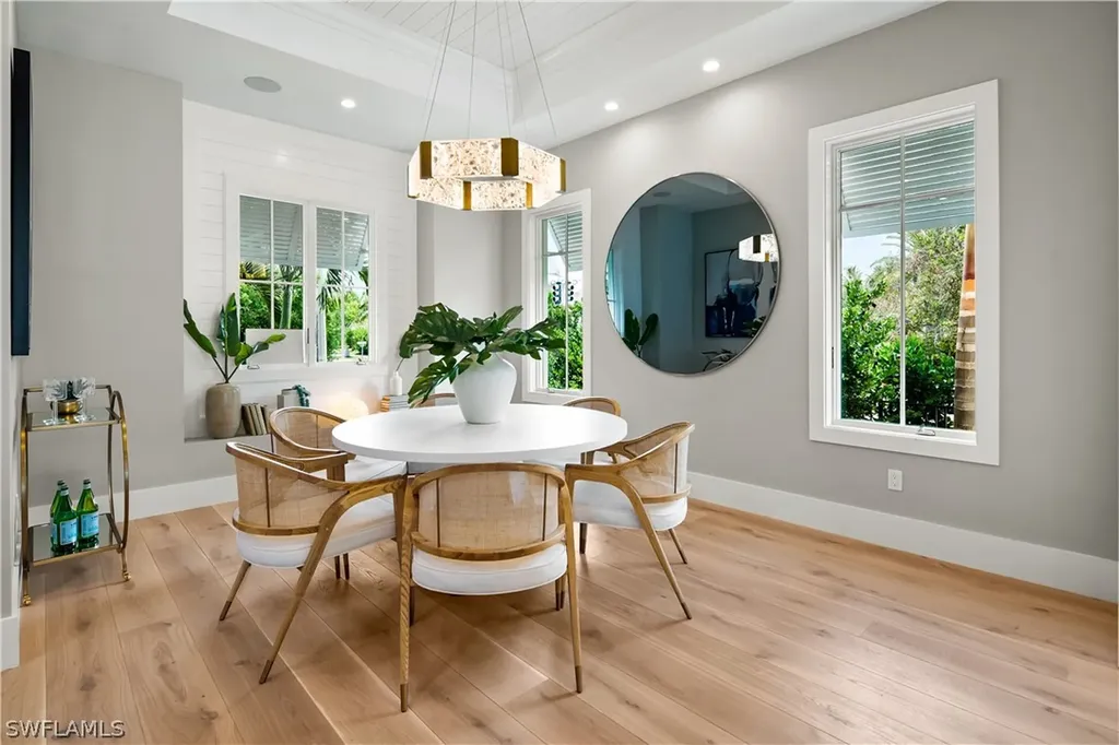 888 10th Avenue S Naples FL 34102