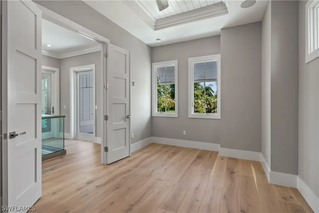 888 10th Avenue S Naples FL 34102