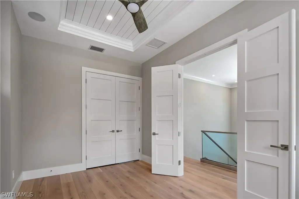 888 10th Avenue S Naples FL 34102