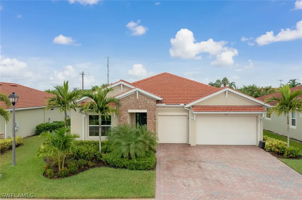 2845 Sunset Pointe Circle Cape Coral FL 33914