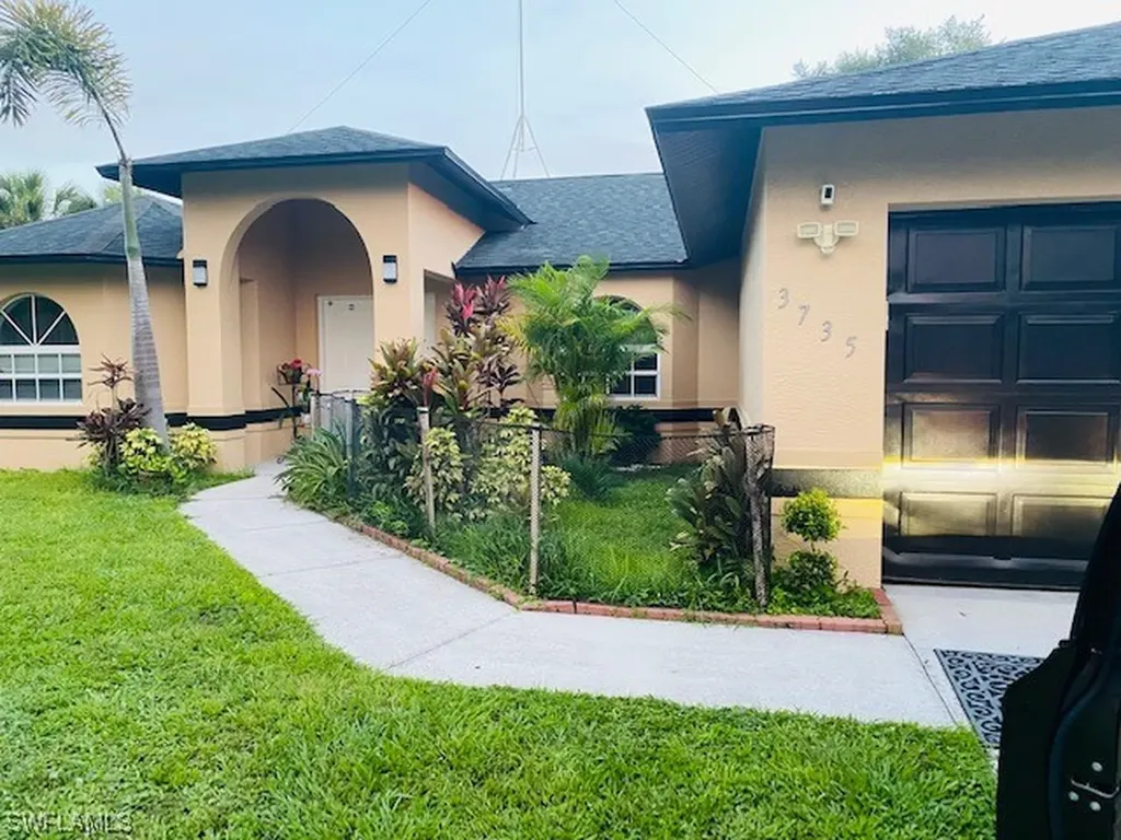 3735 26th Avenue SE Naples FL 34117