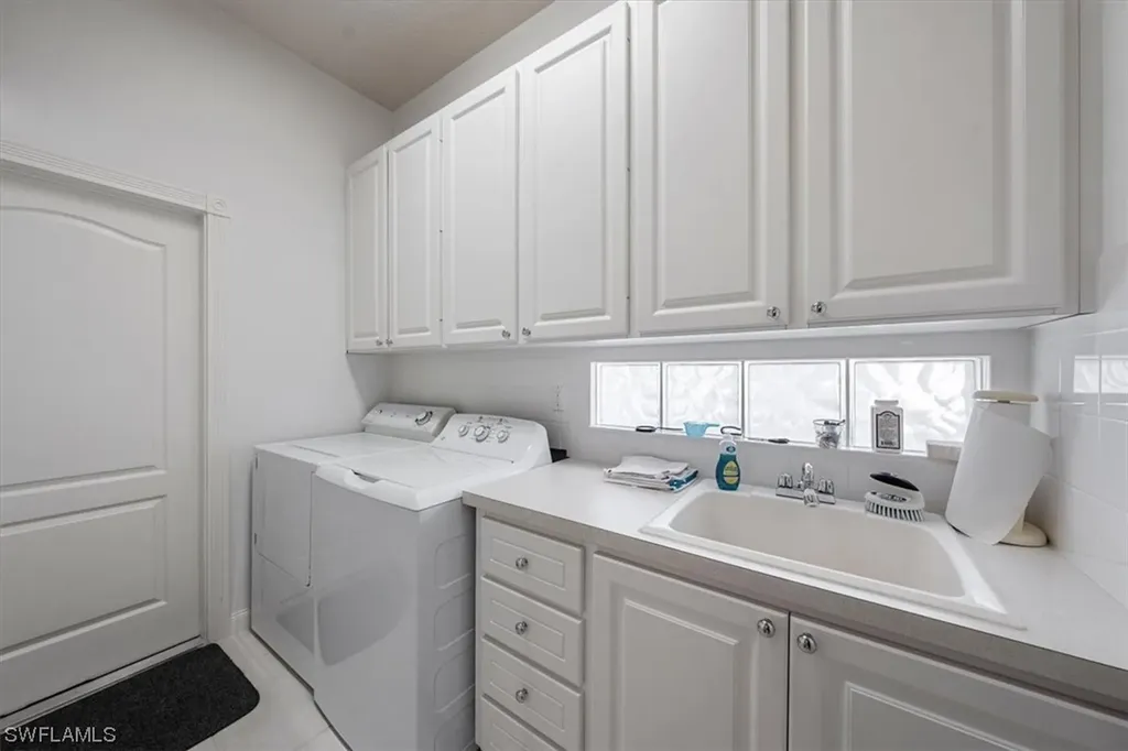 4452 Prescott Lane Naples FL 34119
