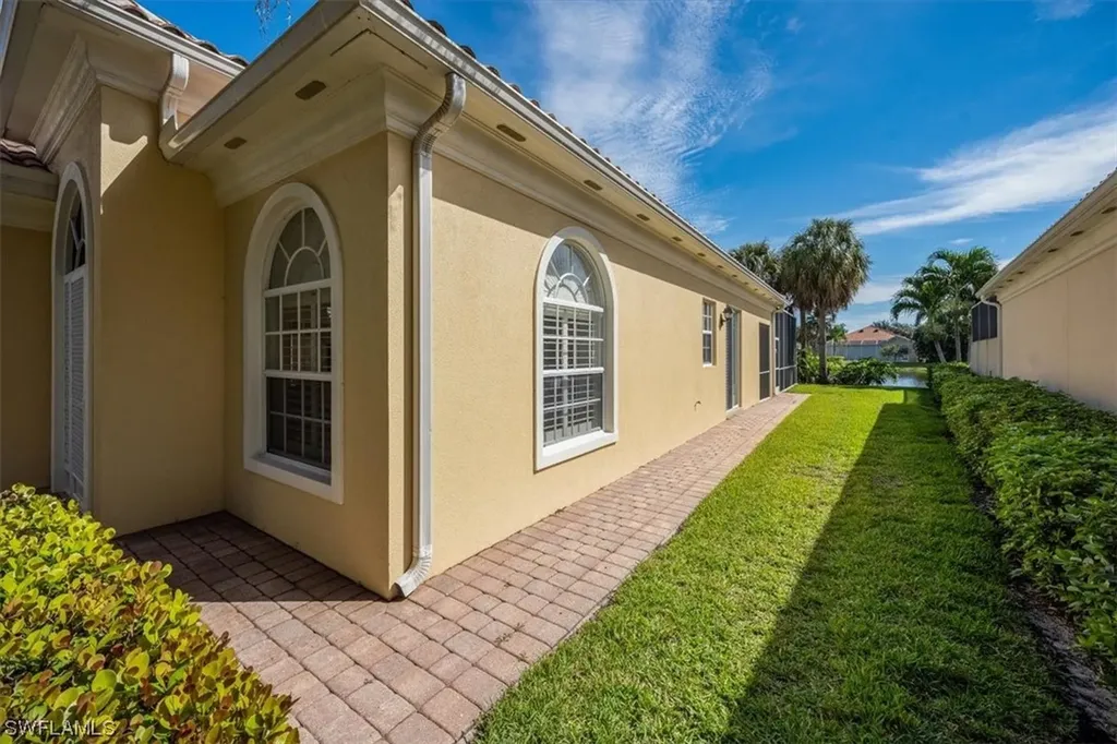 4452 Prescott Lane Naples FL 34119