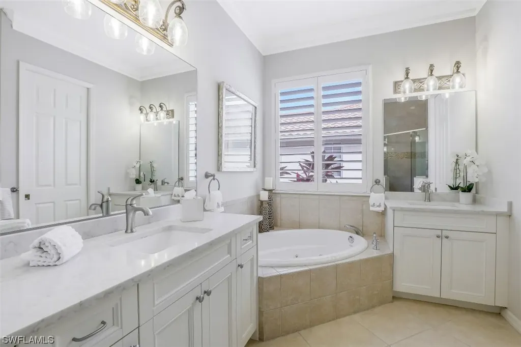 10801 Longshore Way E Naples FL 34119