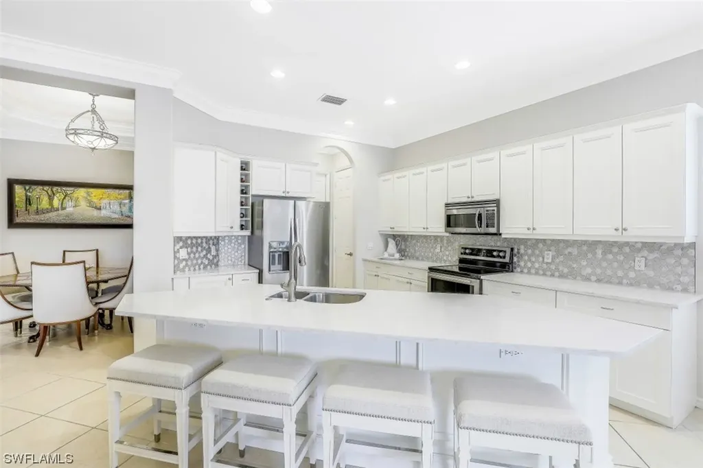 10801 Longshore Way E Naples FL 34119