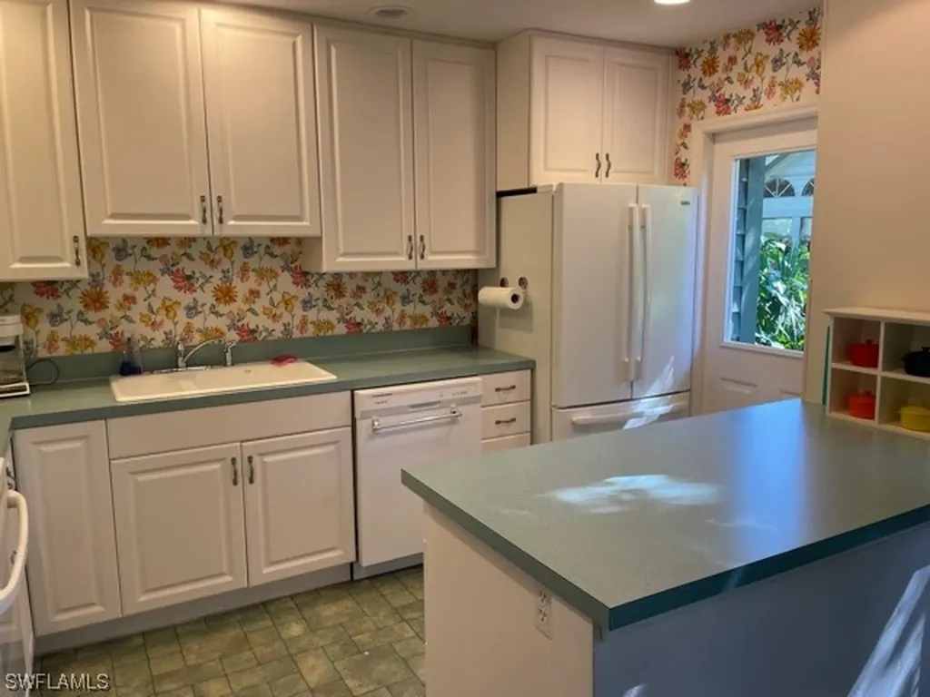 1349 Solana Road Naples FL 34103
