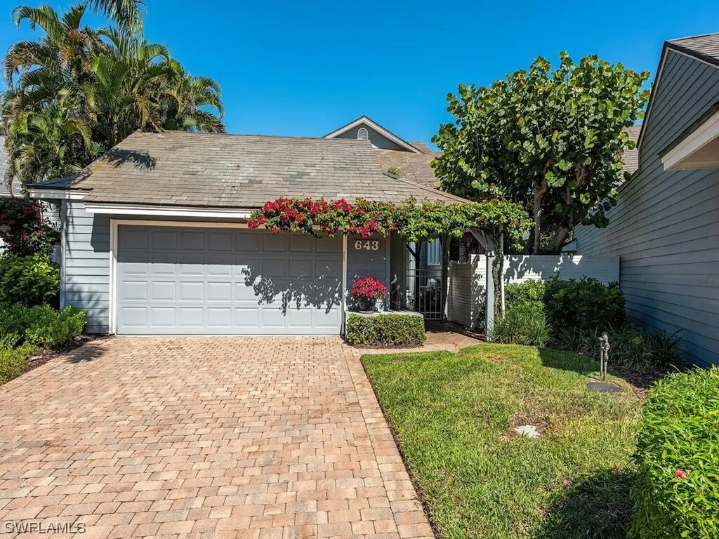 643 Bridgeway Lane Naples FL 34108