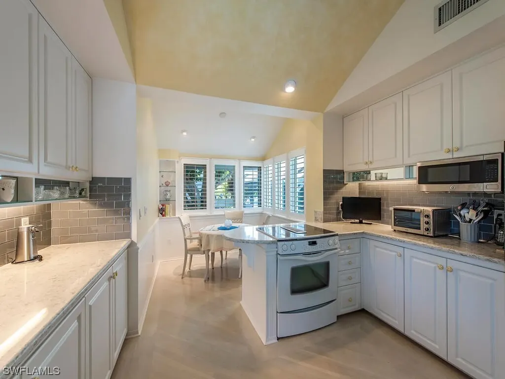 643 Bridgeway Lane Naples FL 34108