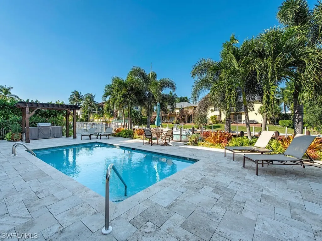 1569 Chesapeake Avenue Naples FL 34102