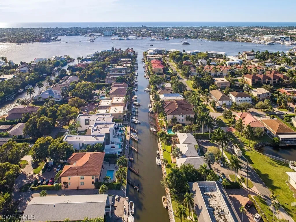 1569 Chesapeake Avenue Naples FL 34102