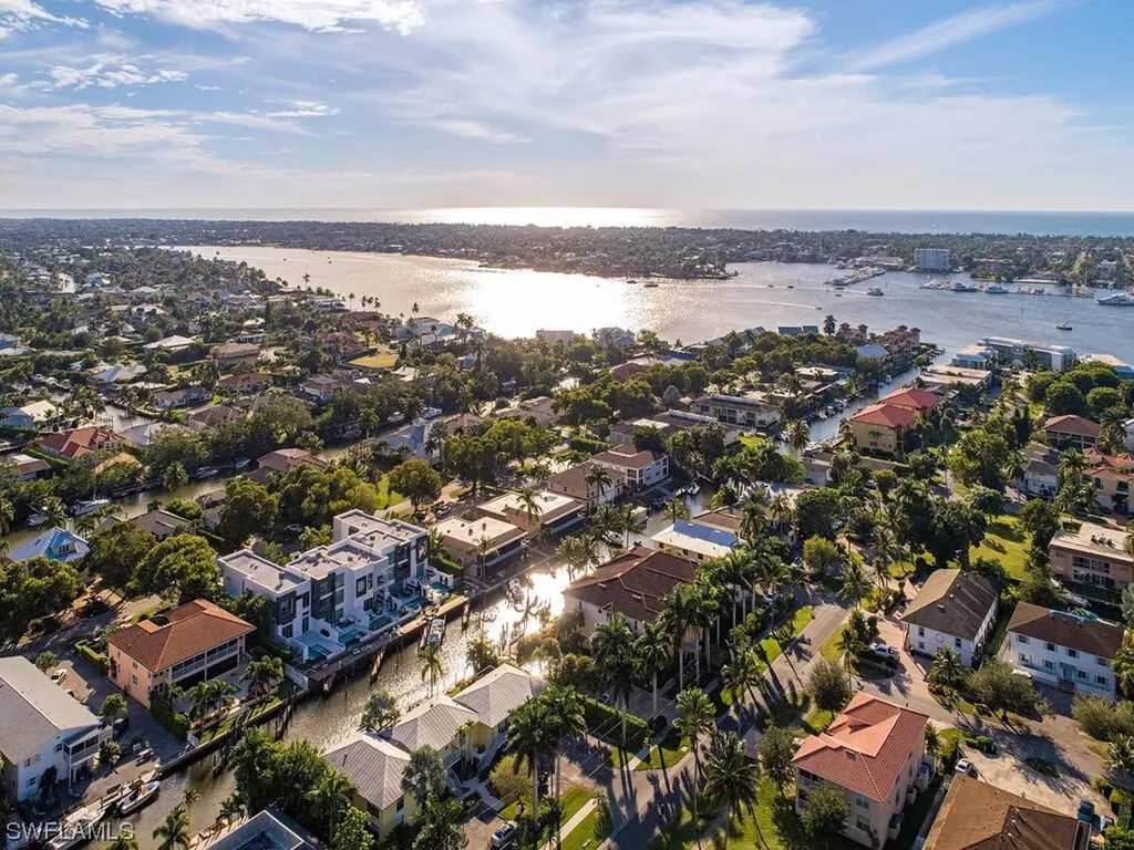 1569 Chesapeake Avenue Naples FL 34102