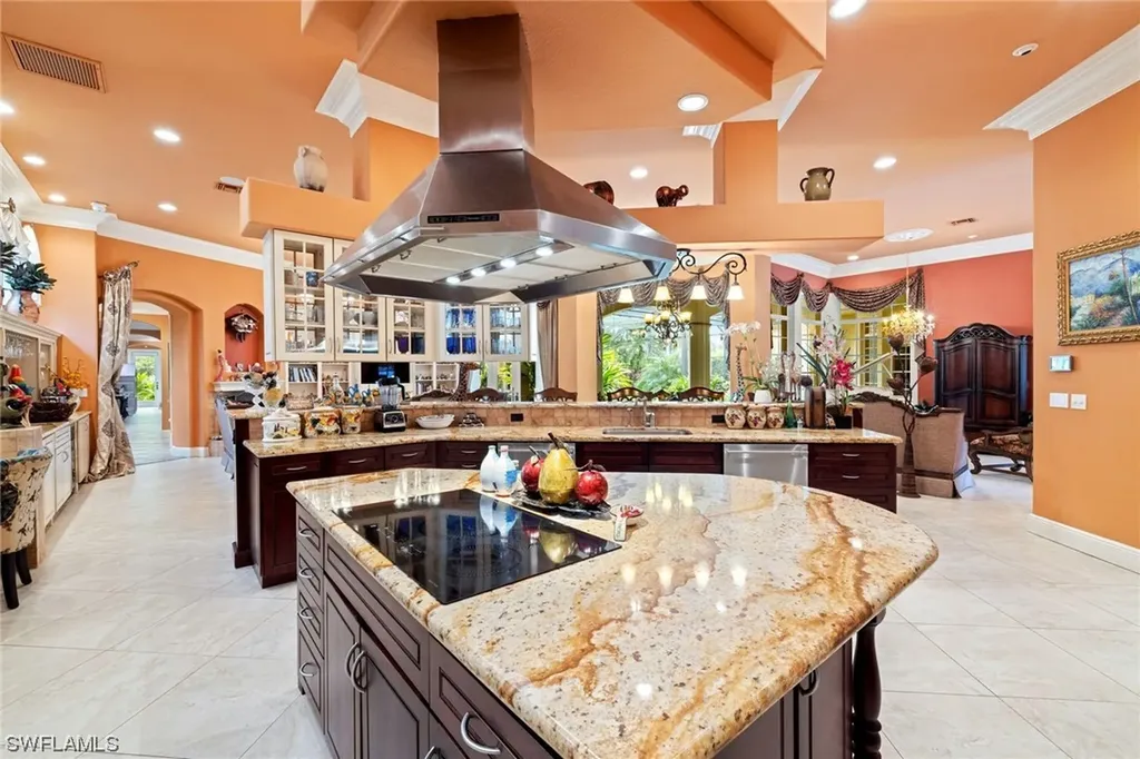 9126 The Lane Naples FL 34109