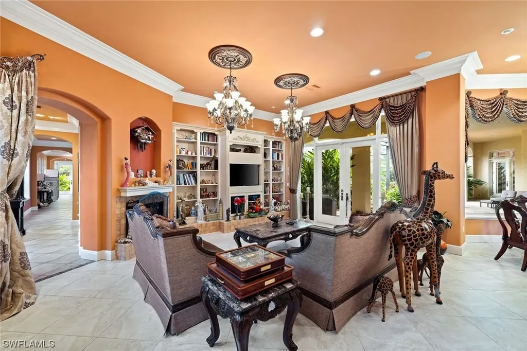 9126 The Lane Naples FL 34109