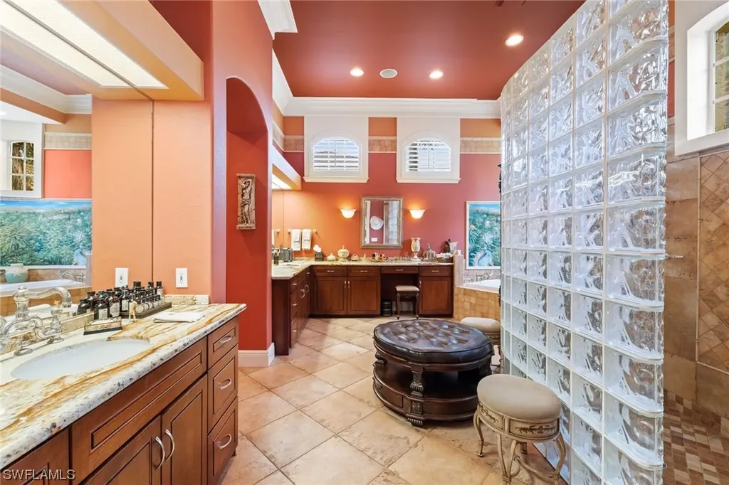 9126 The Lane Naples FL 34109