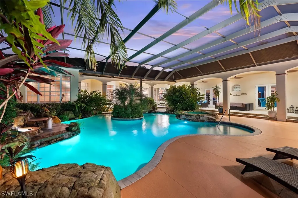 9126 The Lane Naples FL 34109