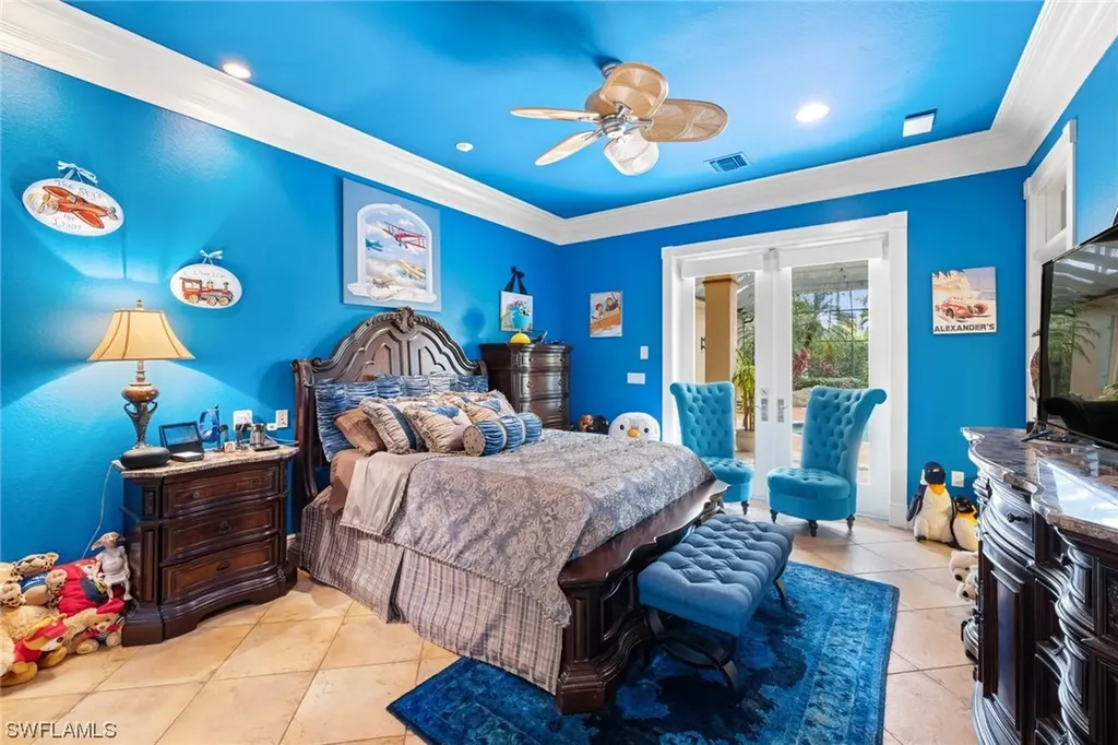 9126 The Lane Naples FL 34109
