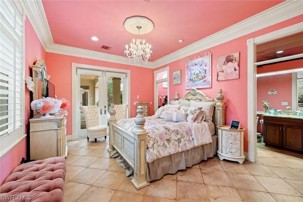 9126 The Lane Naples FL 34109
