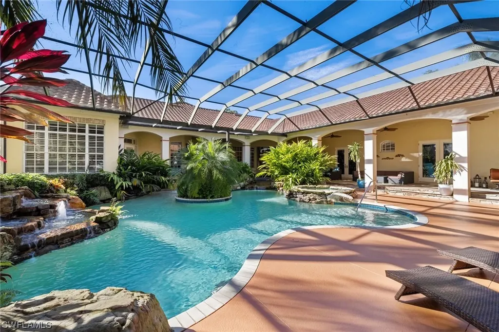 9126 The Lane Naples FL 34109