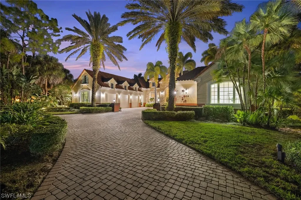 9126 The Lane Naples FL 34109