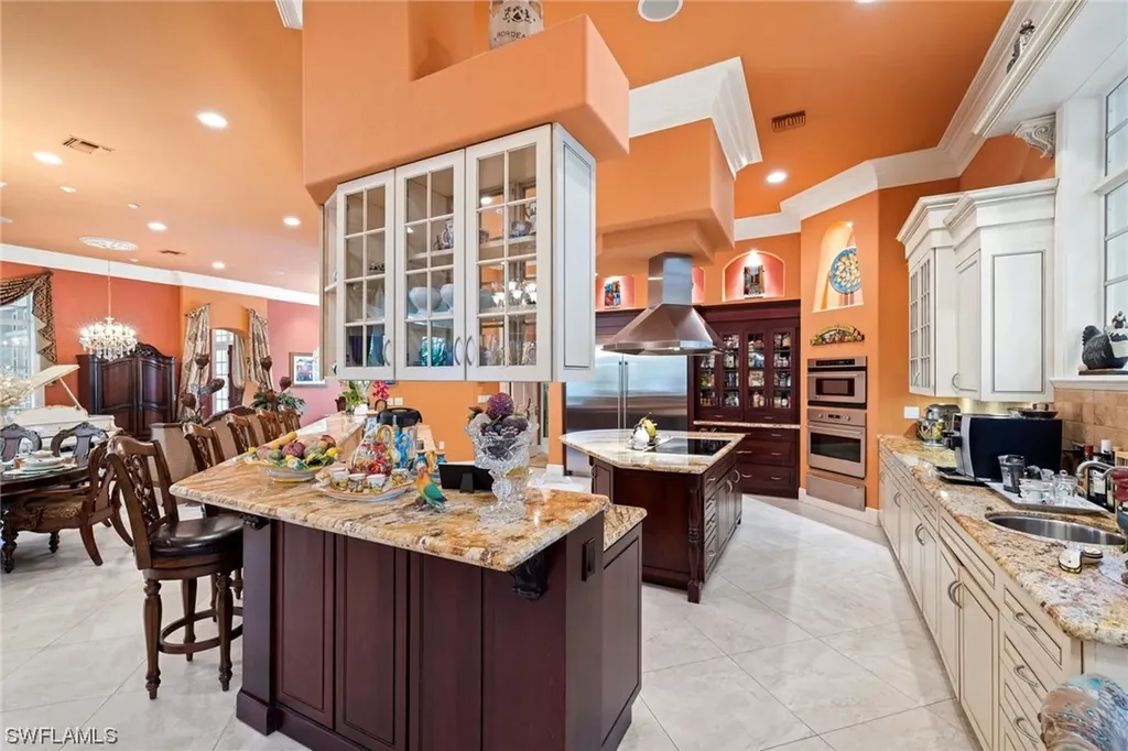 9126 The Lane Naples FL 34109