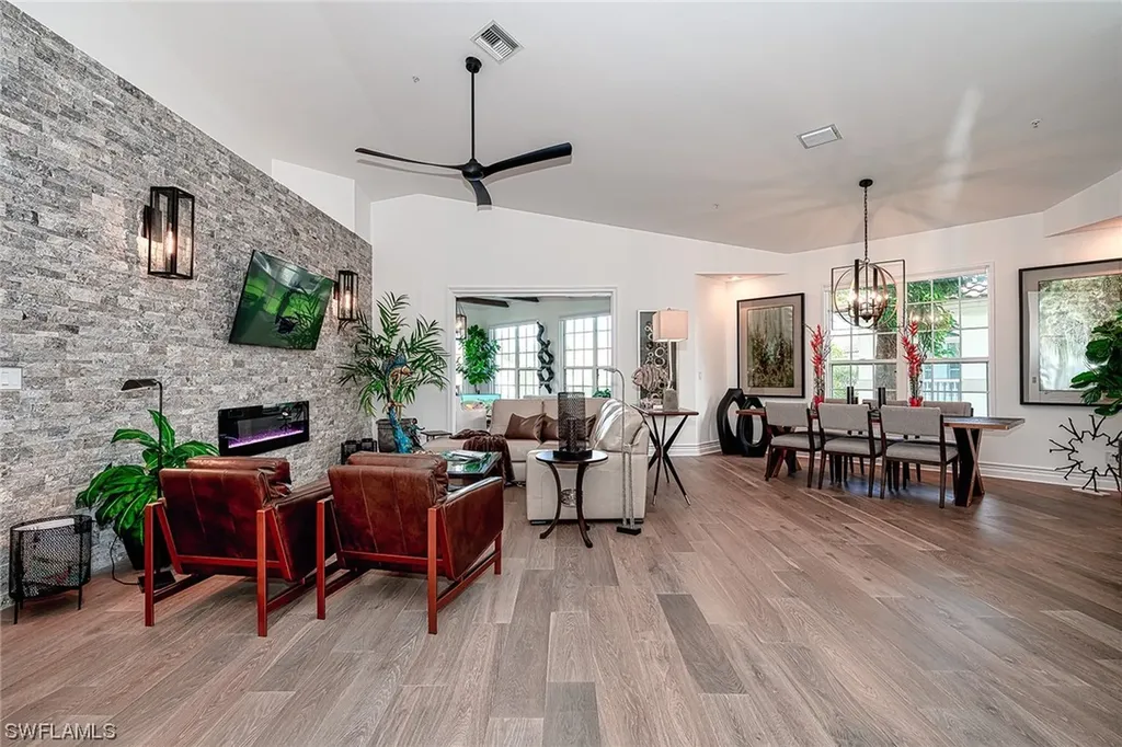 172 Colonade Circle Naples FL 34103