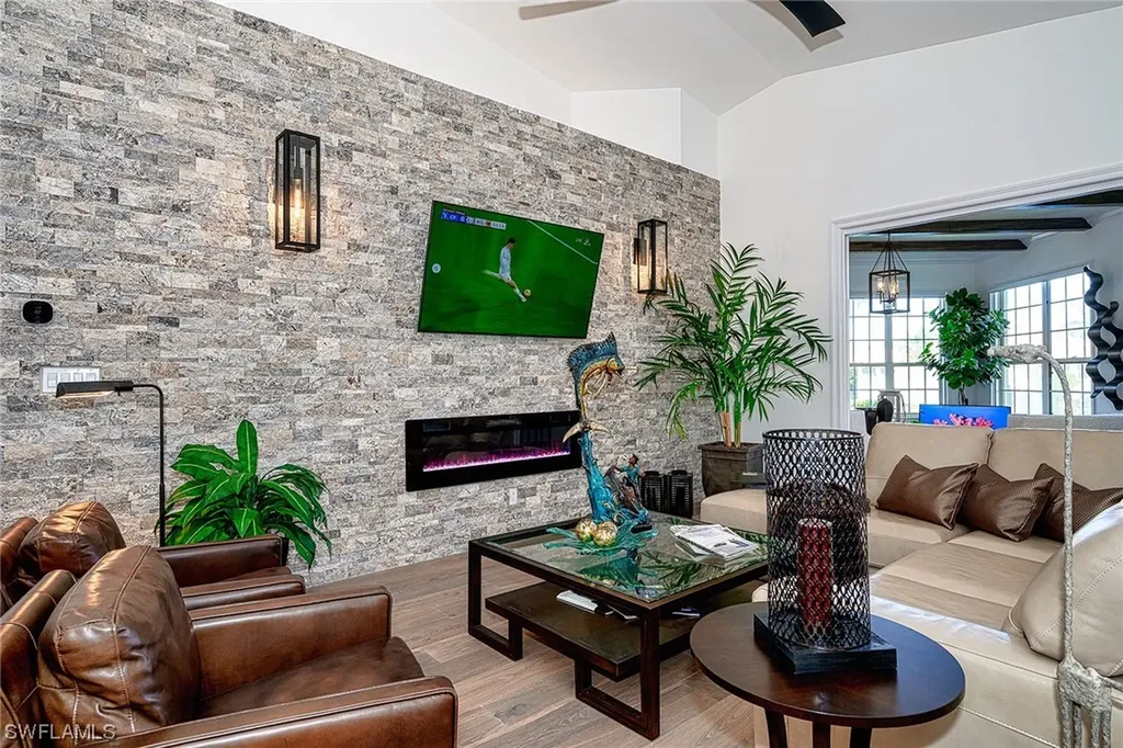 172 Colonade Circle Naples FL 34103
