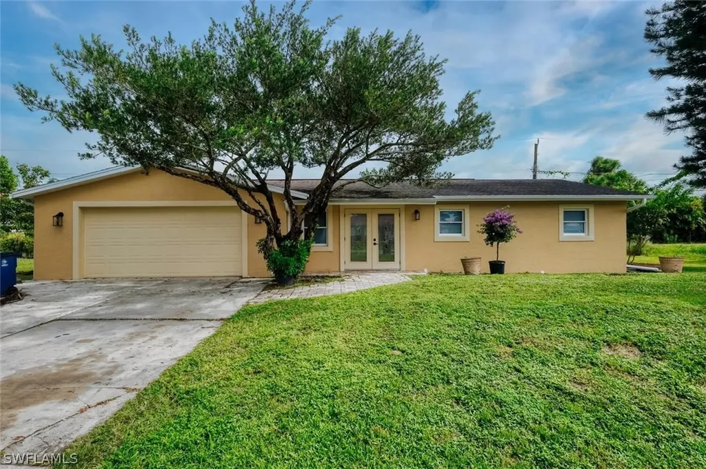 2332 Andros Avenue Fort Myers FL 33905
