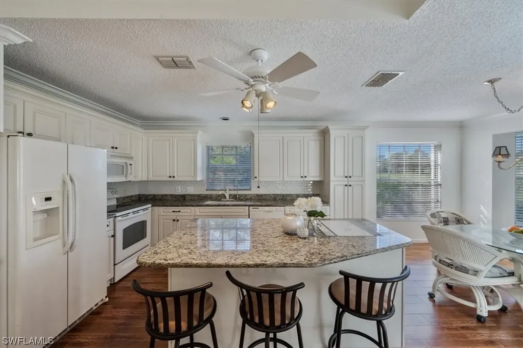 6850 Chartwell Lane Naples FL 34104