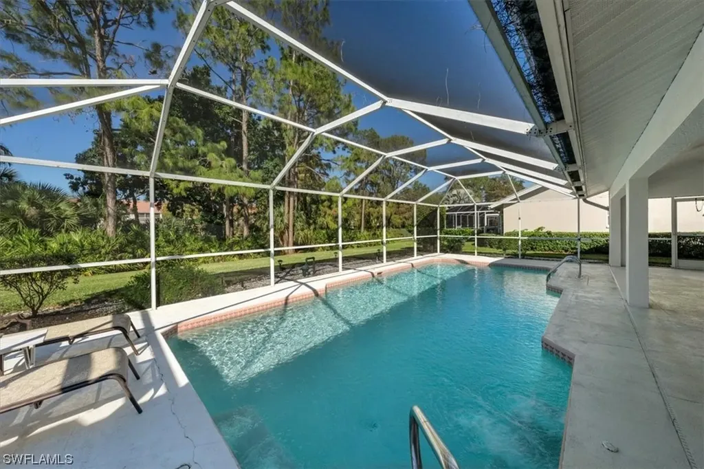 6850 Chartwell Lane Naples FL 34104