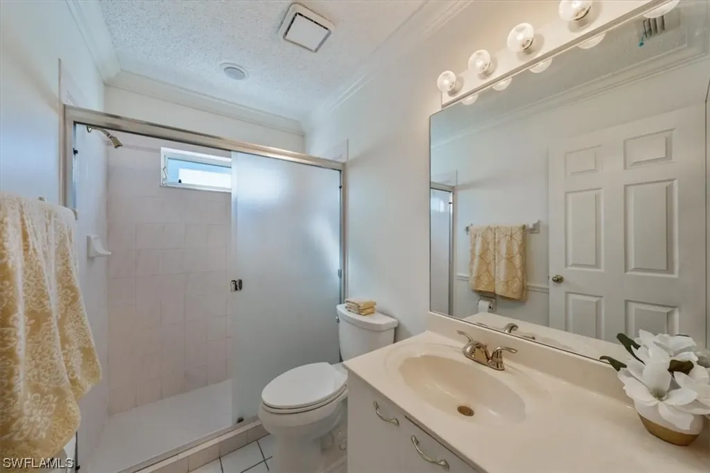 6850 Chartwell Lane Naples FL 34104