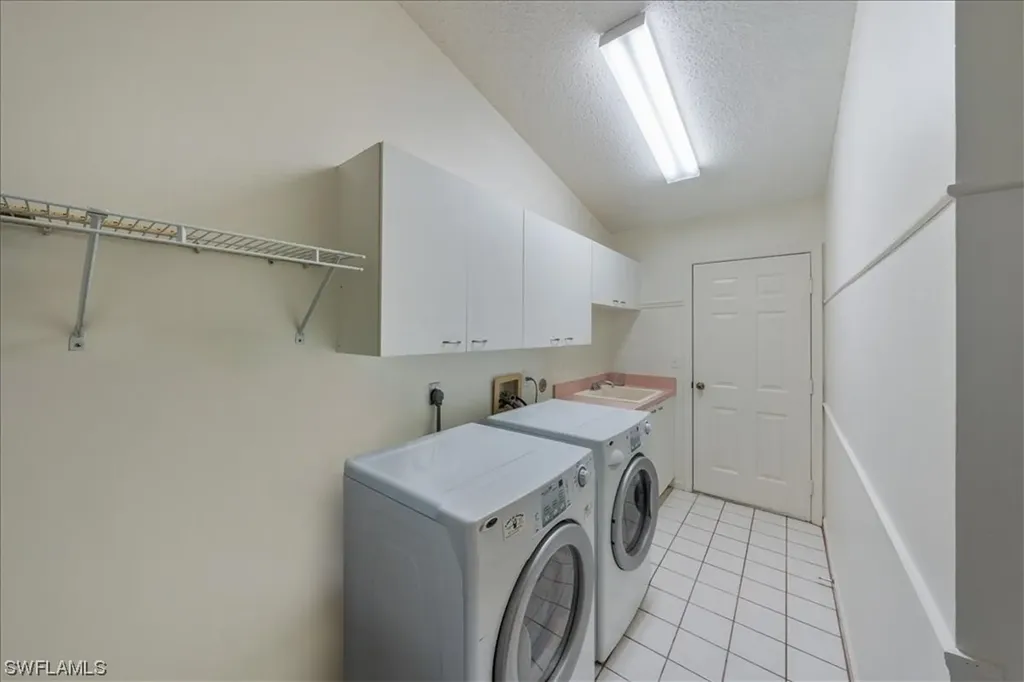 6850 Chartwell Lane Naples FL 34104