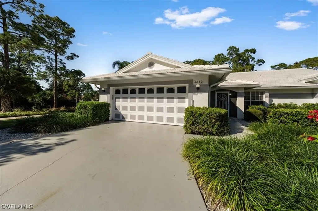 6850 Chartwell Lane Naples FL 34104