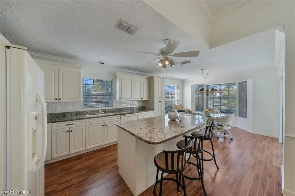 6850 Chartwell Lane Naples FL 34104