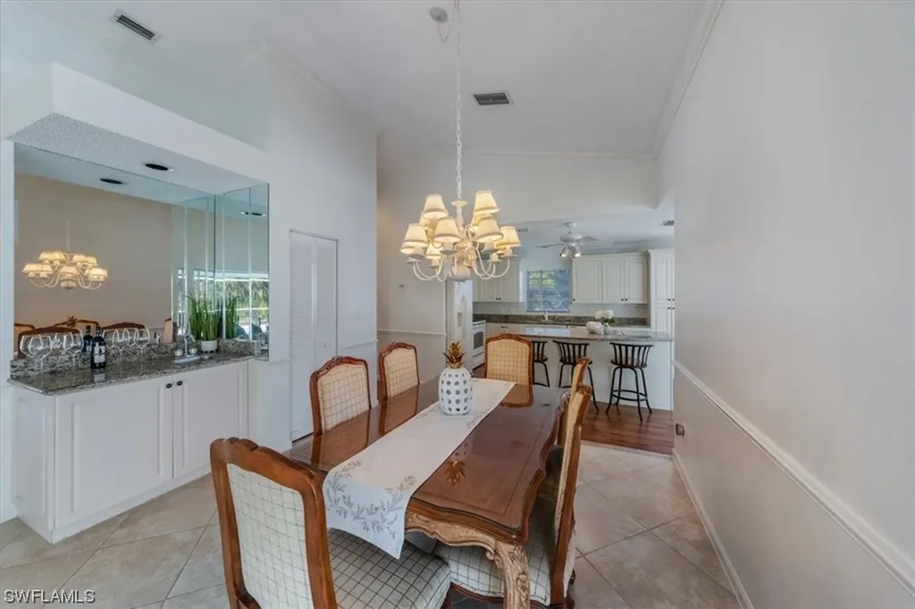6850 Chartwell Lane Naples FL 34104