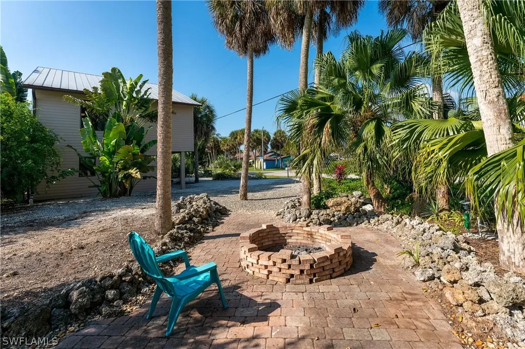2391 Banana Street St. James City FL 33956