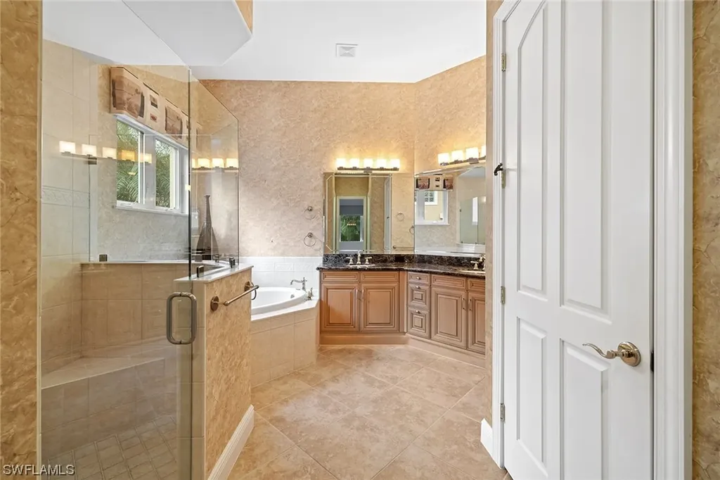 5592 Hammock Isle Drive Naples FL 34119