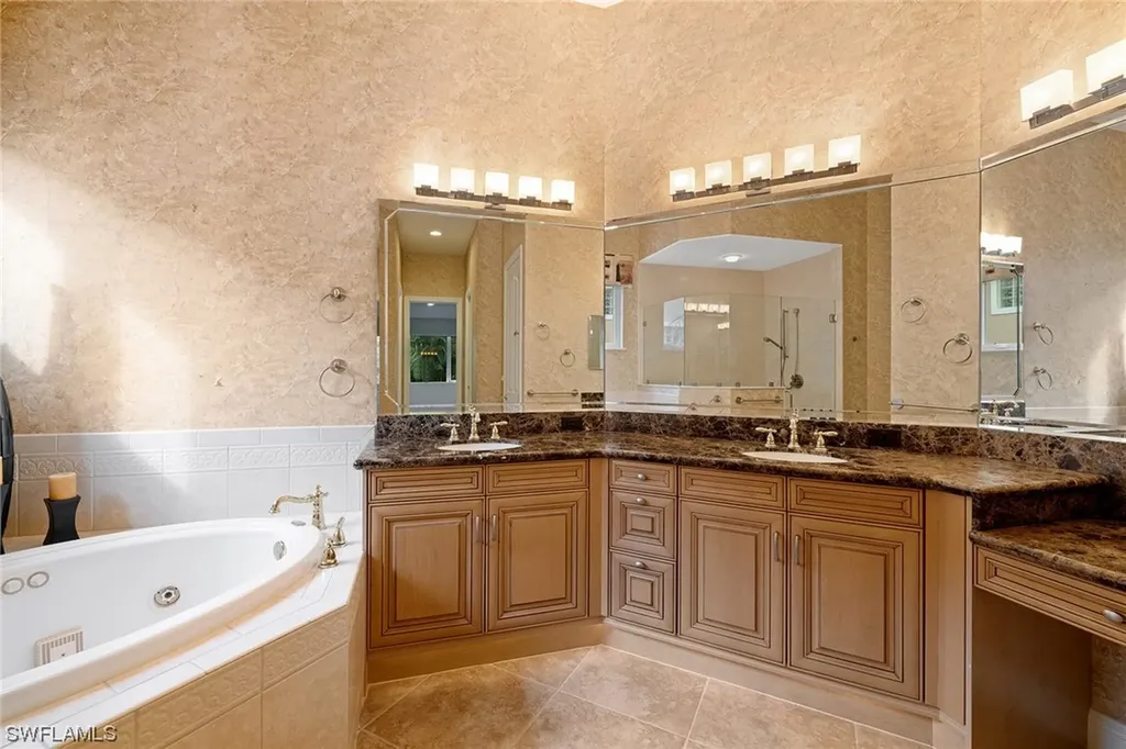 5592 Hammock Isle Drive Naples FL 34119
