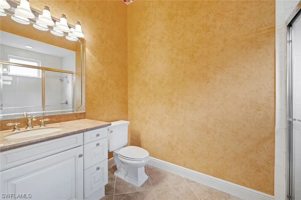 5592 Hammock Isle Drive Naples FL 34119