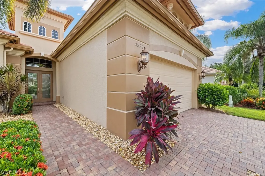5592 Hammock Isle Drive Naples FL 34119