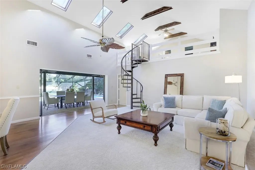 1915 Empress Court Naples FL 34110